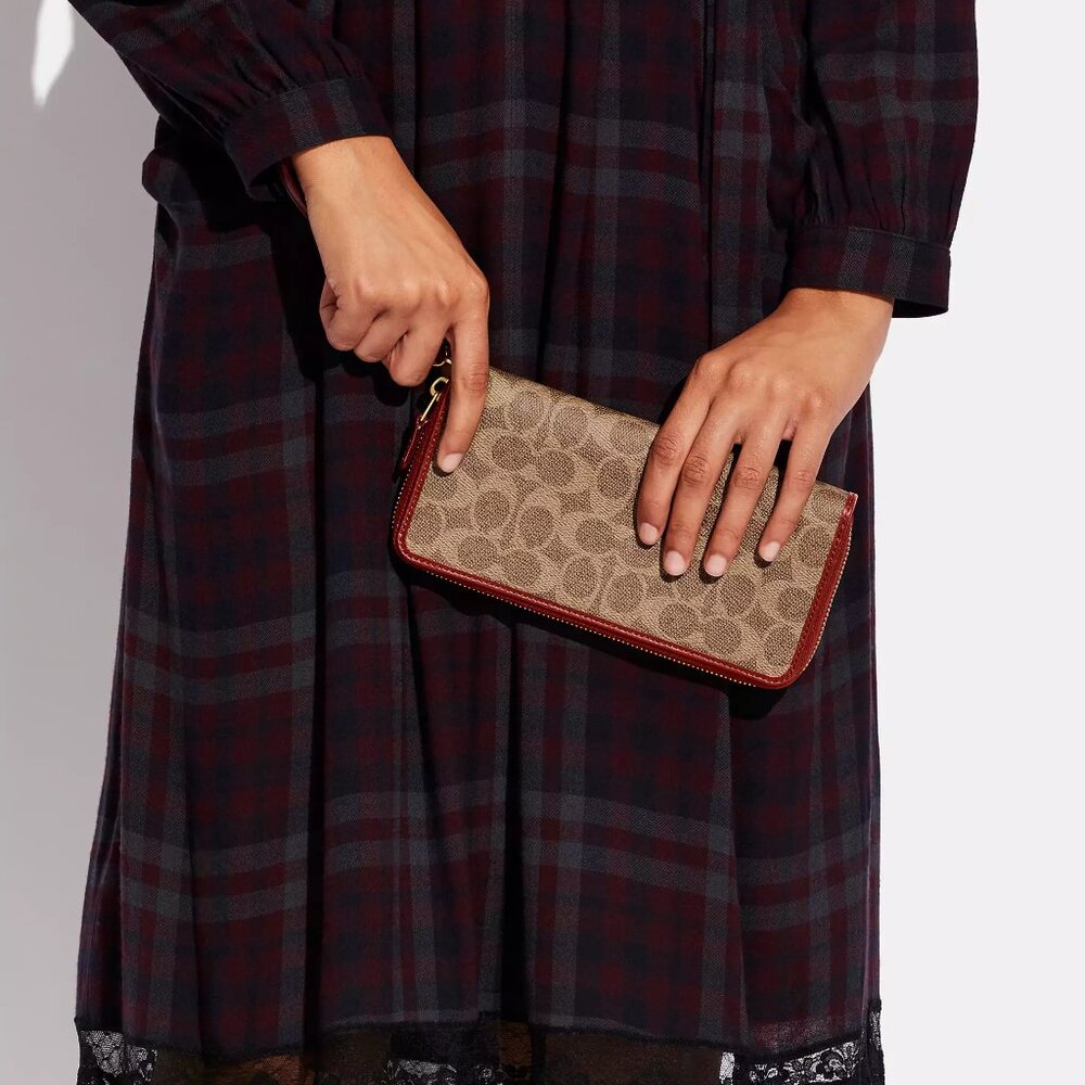 🥰 Coach Continental Wallet In Signature Canvas